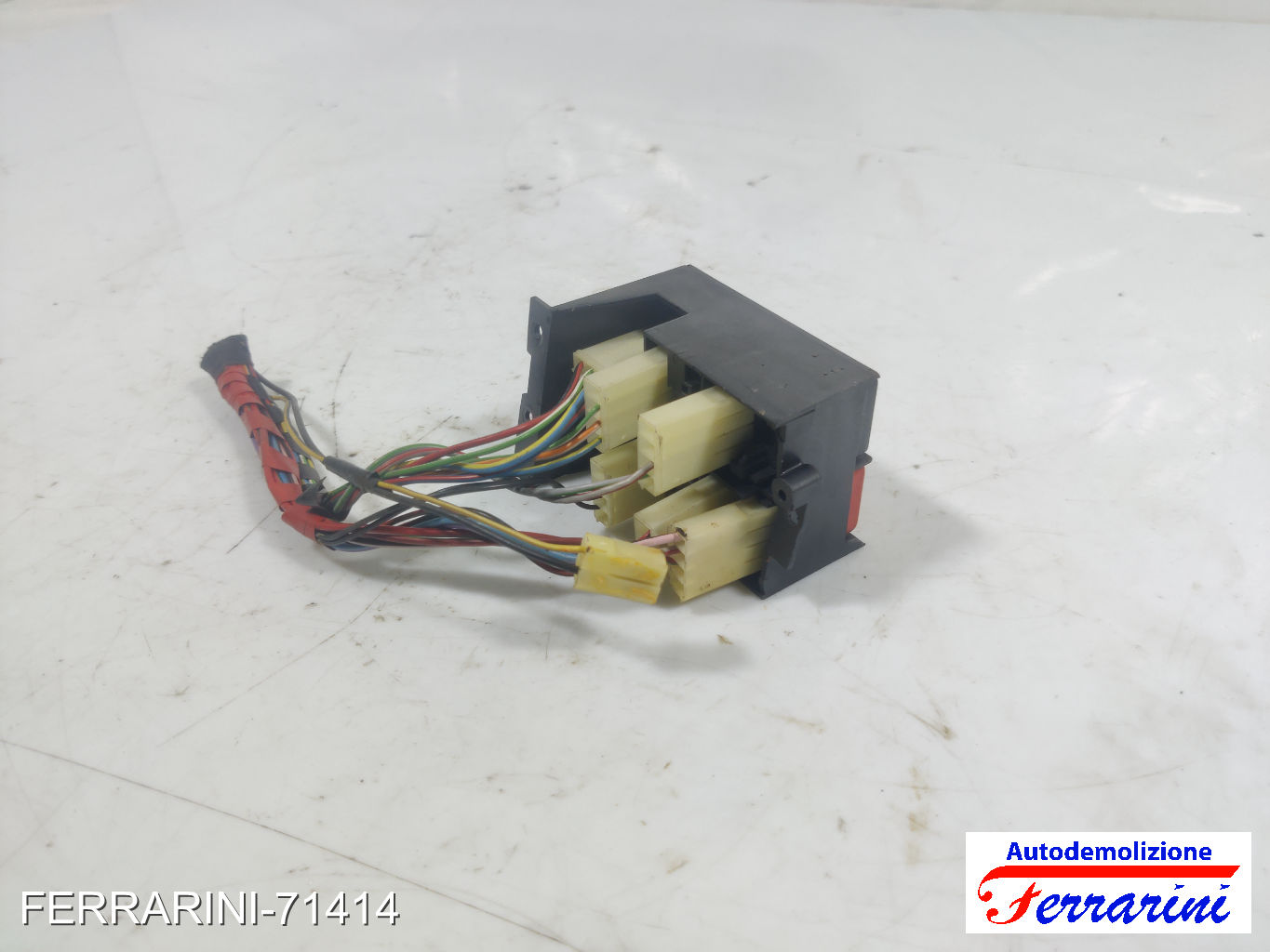 Pulsantiera comando luci quattro frecce FIAT PANDA 141 1992-1996 713548010