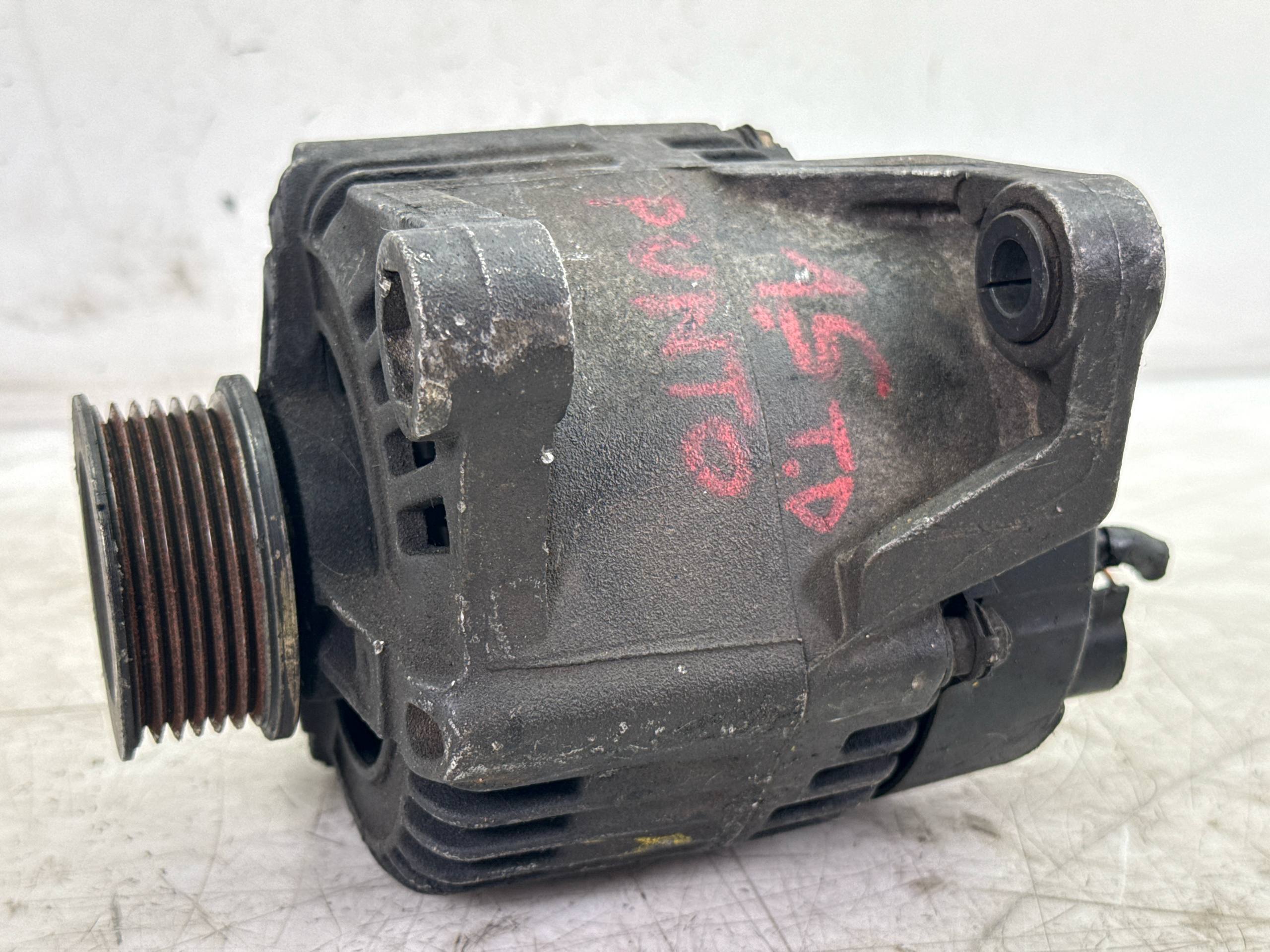 Alternatore FIAT PUNTO 176 1.7 TD 1994-1999 63321332, A127IR85A