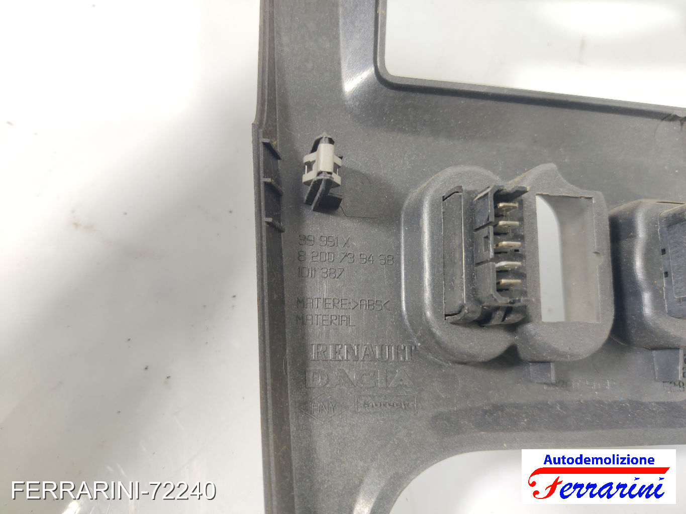 Consolle Centrale Cruscotto DACIA SANDERO 2009-2012 8200739438, 607503R