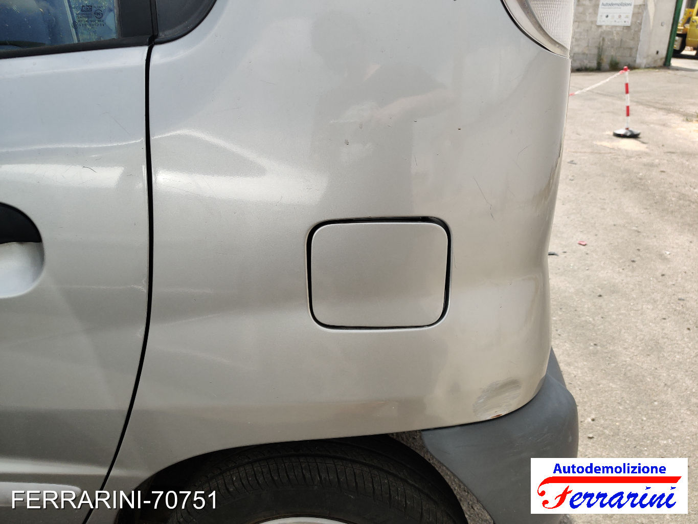 Sportellino Carburante