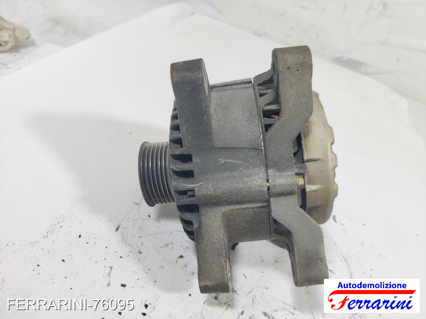 Alternatore FORD FIESTA 5 JD, JH 1.4 TDCI 2001-2008 1477856, 1140135, 1303447