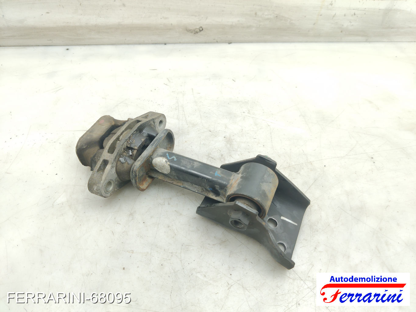 Supporto Motore MAZDA 6 SW GY 2.0 DI 2002-2005 GJ6A39040B, GJ6A39040A, GJ6A39040 8