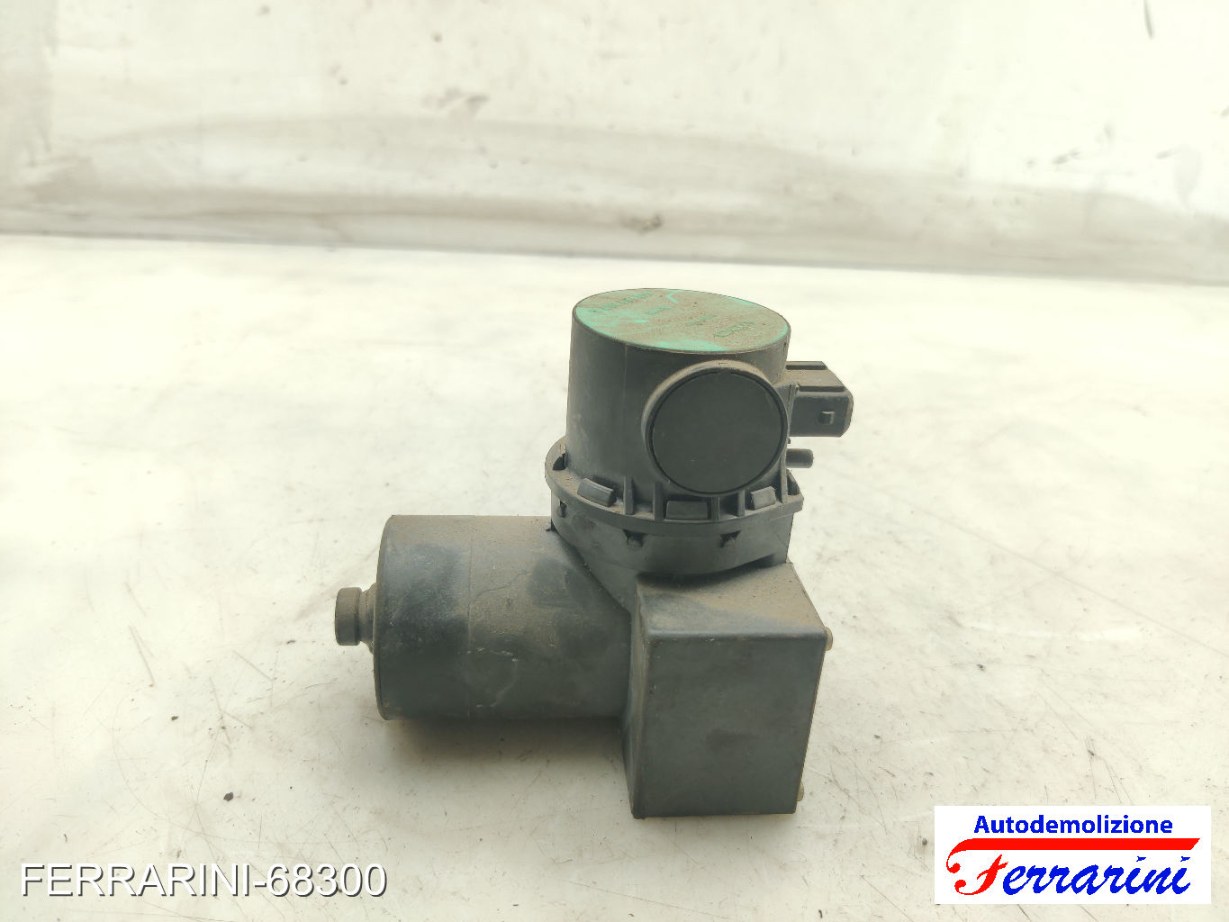 Compressore Chiusura Centralizzata VW GOLF 2 19E, 1G1 1983-1991 443862257A 9