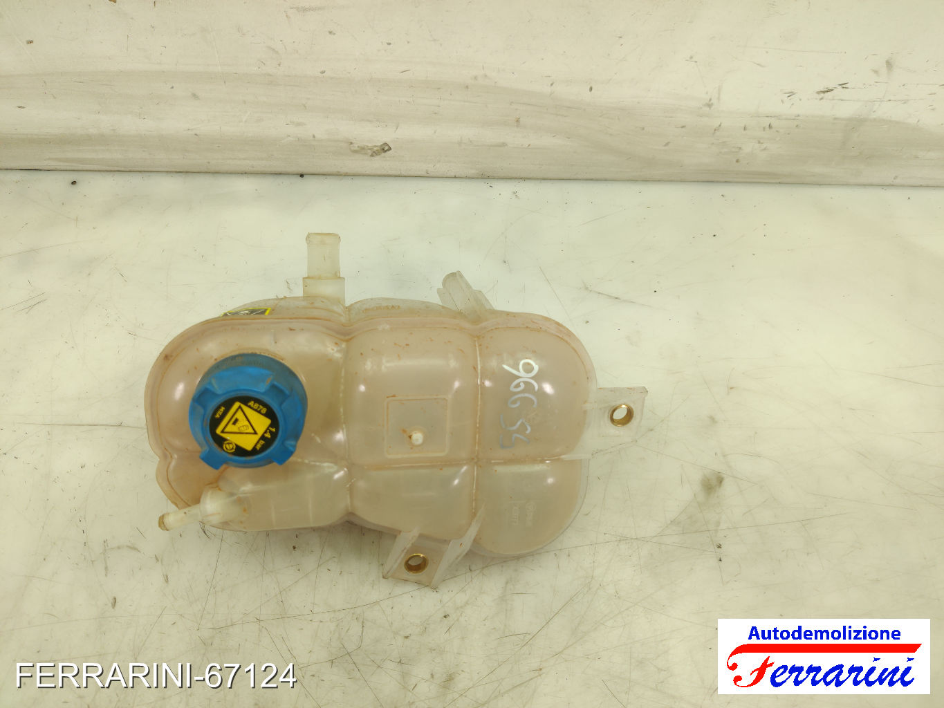 Vaschetta Liquido Motore 6