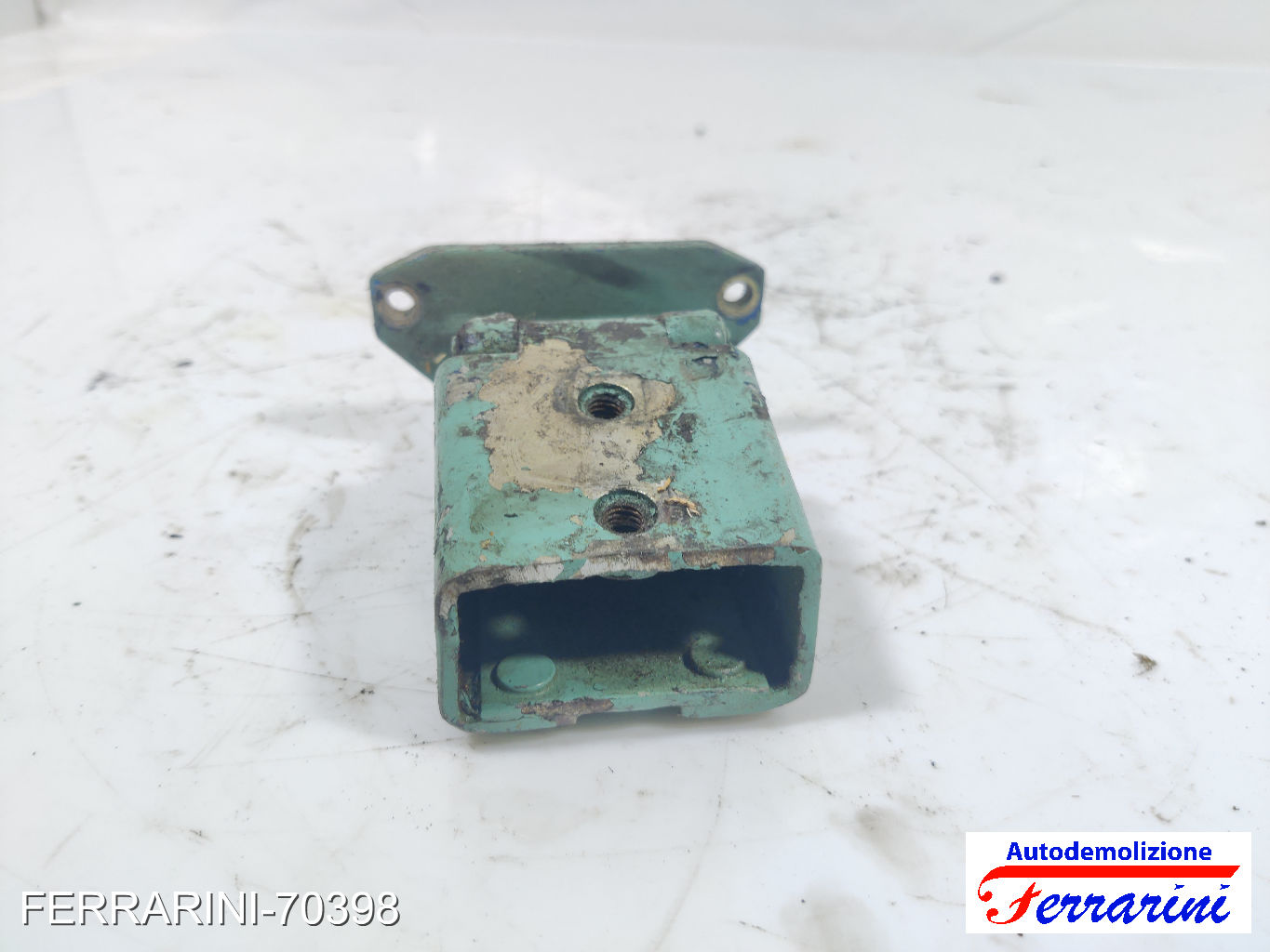 Cerniera Portellone FIAT PANDA 141 1982-2004 Destra 46790392