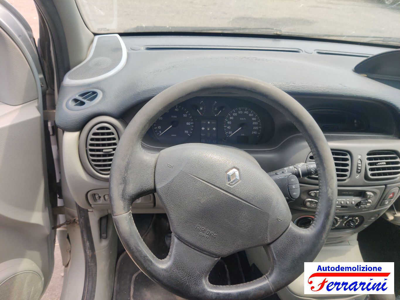 Renault Megane Scenic JA0/1 1.9 DTI 98CV 1997-1999
