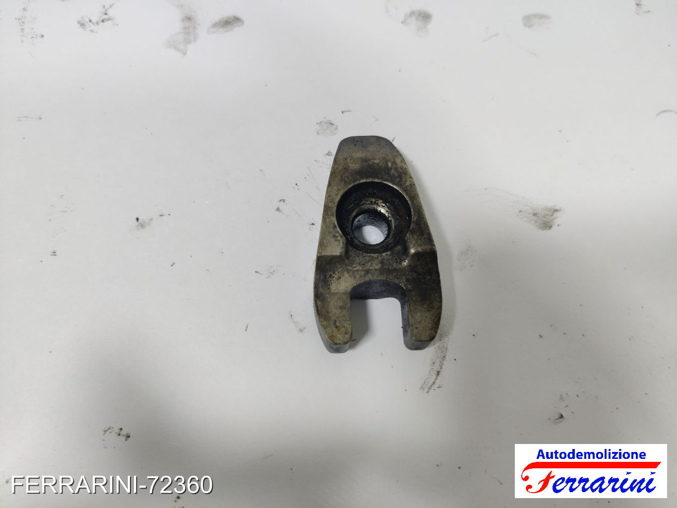 F6JB staffa fermo iniettori FORD FIESTA 5 JD, JH 1.4 TDCI 2001-2008 1488994