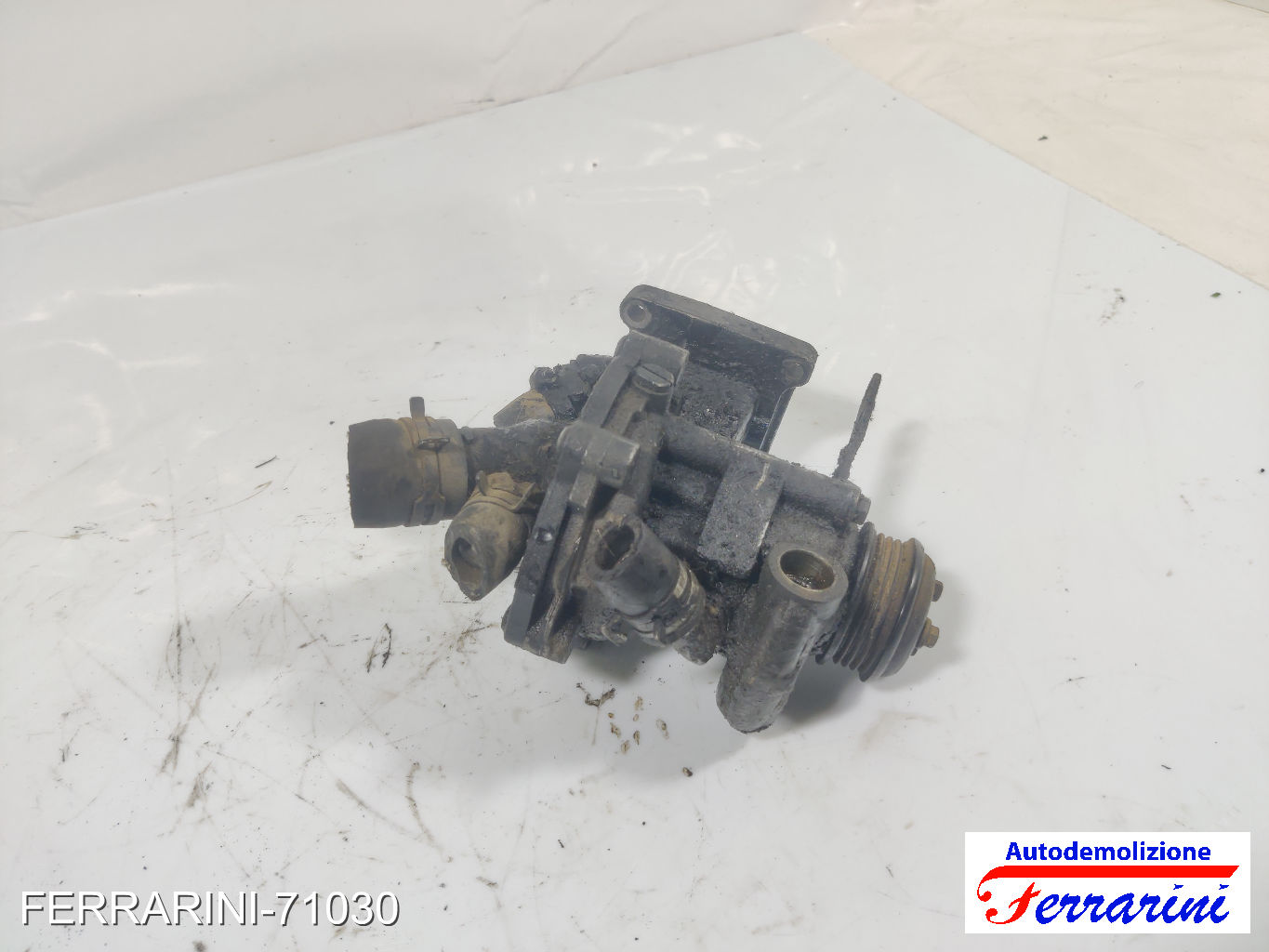 Pompa Servosterzo FORD MONDEO 3 B4Y 2.0 16V TDDI/TDCI 2000-2007 XS713A674BF