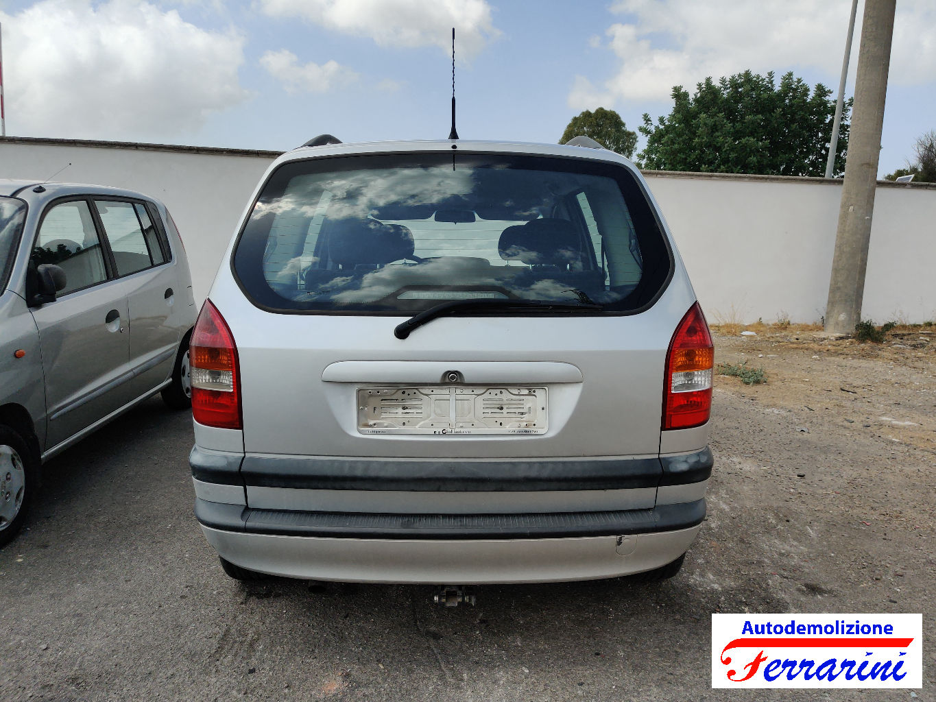 Opel Zafira A 81