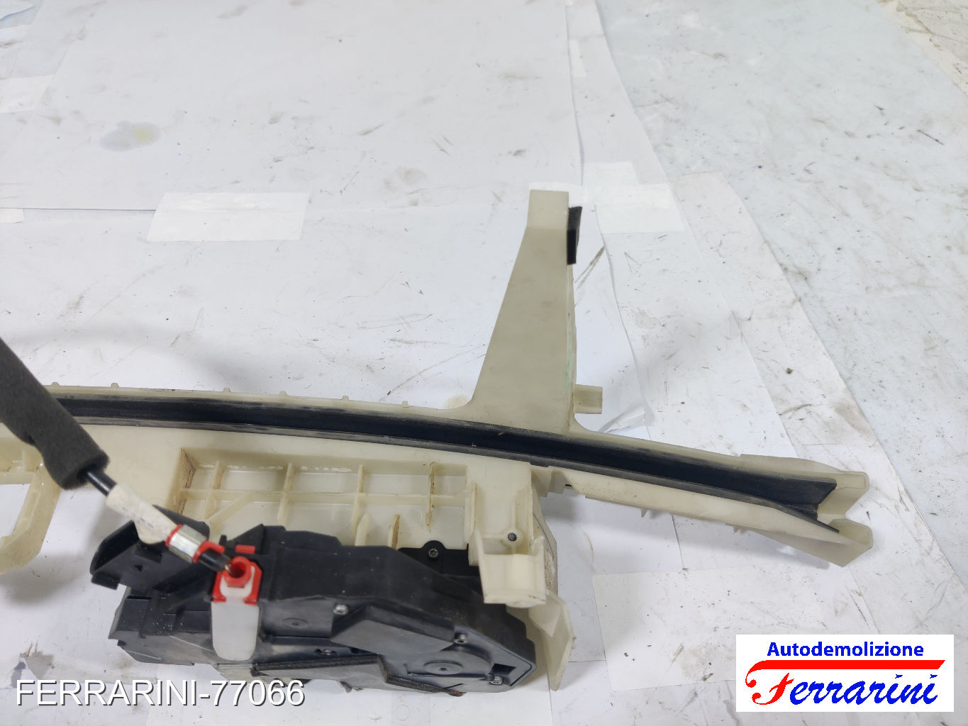 Serratura Porta FORD EDGE 2015-2018 destro, dx, frontale, anteriore