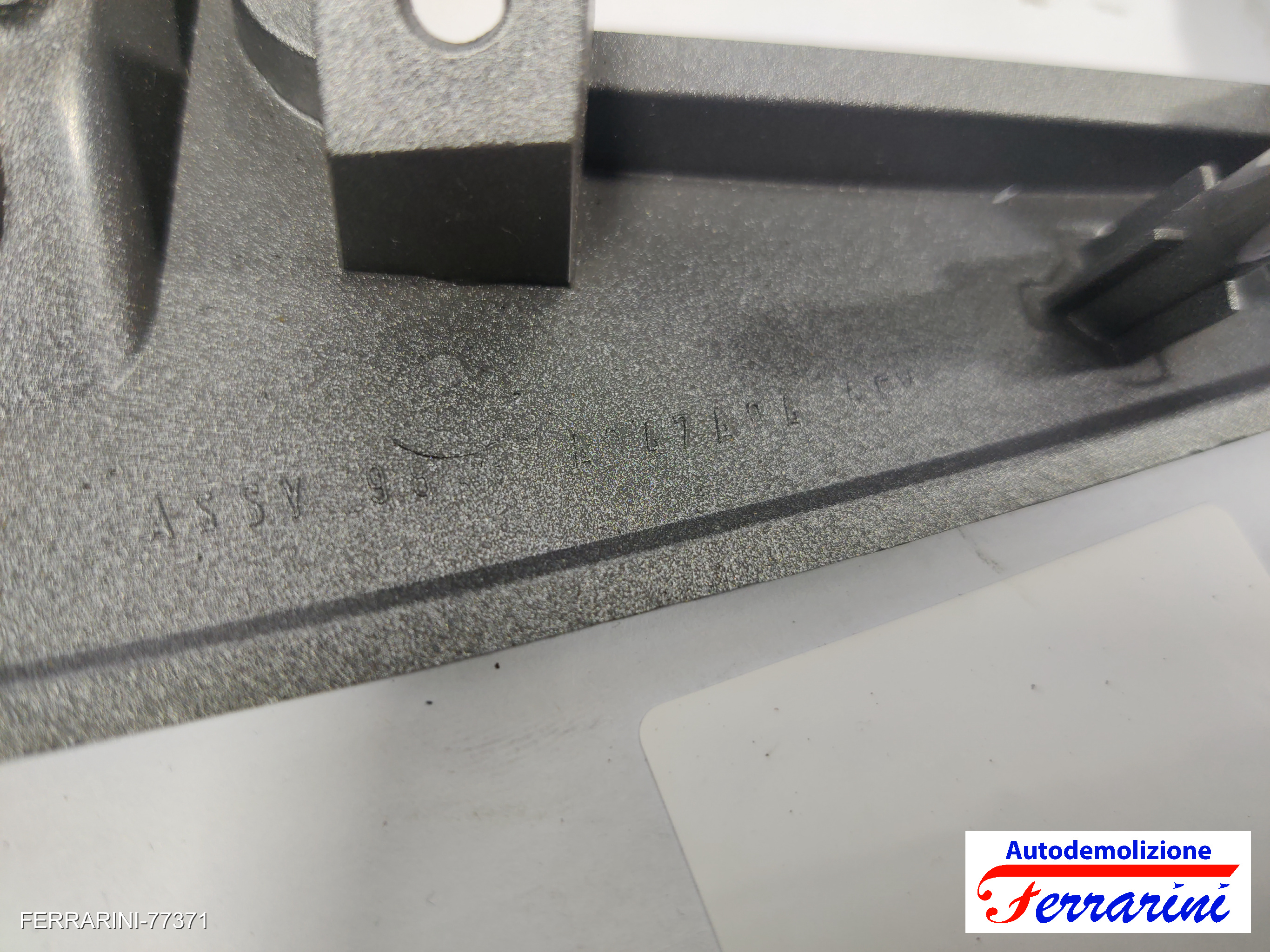 cornice stereo Consolle Centrale Cruscotto FORD FOCUS SW DNW 1999-2004