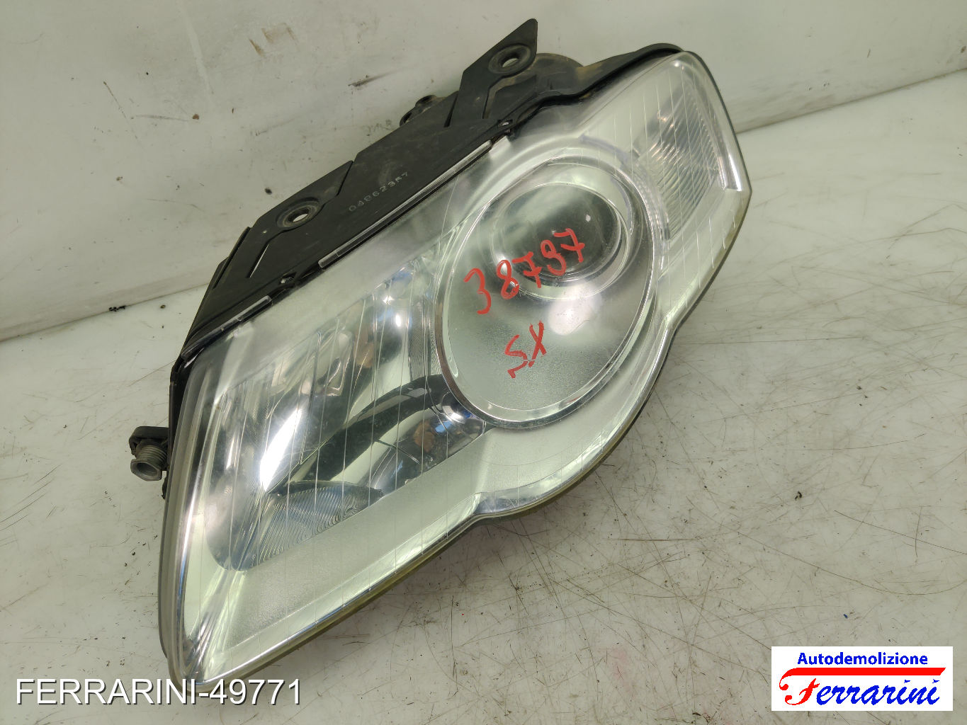 Faro Anteriore VW PASSAT VARIANT 3C5 2005-2009 sinistro, sx 3C0941005M