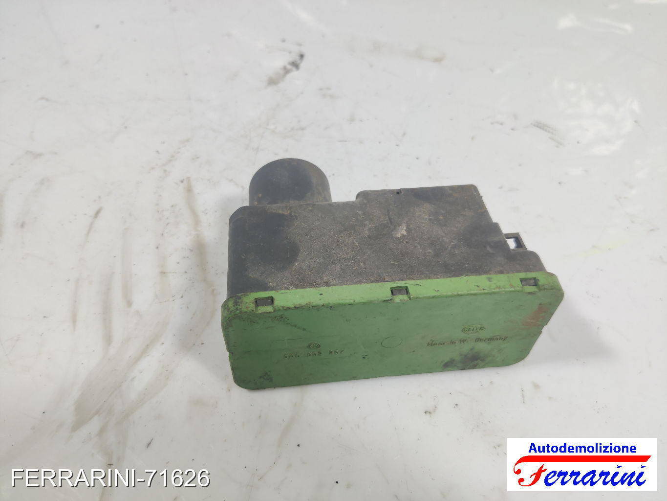 Pompa Compressore Chiusura Centralizzata VW PASSAT VARIANT 35I, 3A5 1988-1997