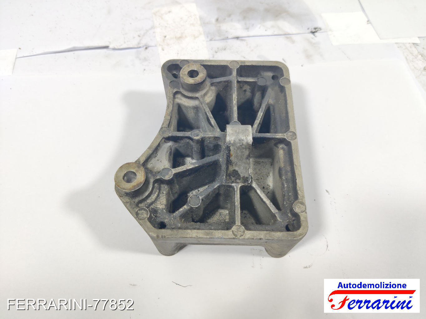 Staffa supporto compressore clima CHEVROLET SPARK M300 1.0 2010-2015 96838903