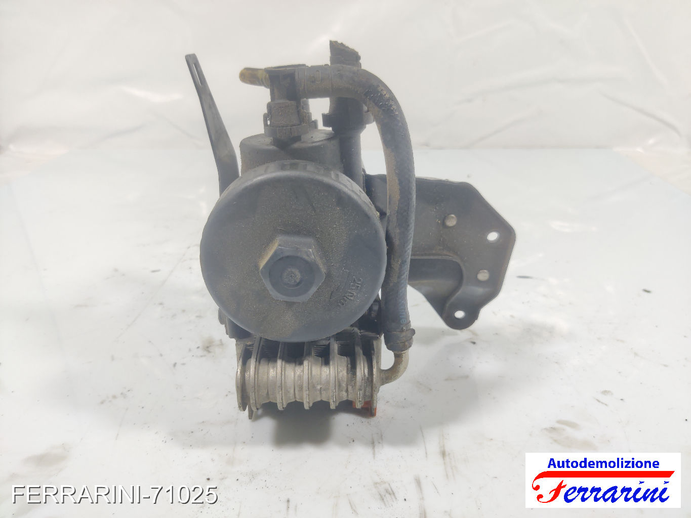 radiatore gasolio porta filtro BMW X5 E53 3.0D 2001-2003 13322247411 13
