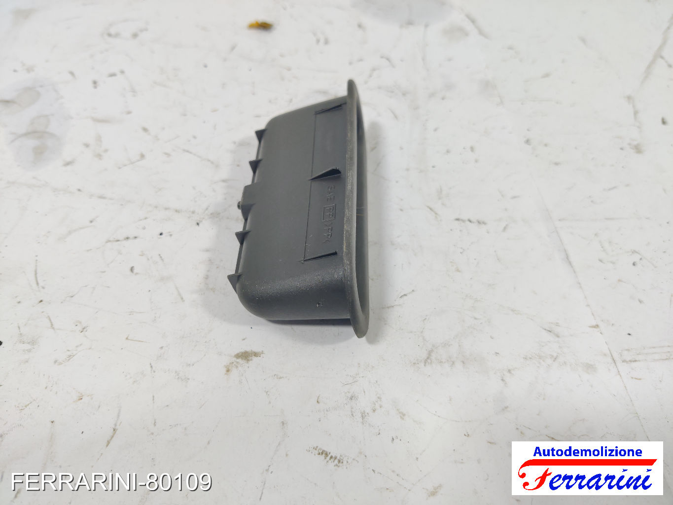 Vani Portaoggetti E Scomparti DACIA SANDERO 2009-2012 8200739461