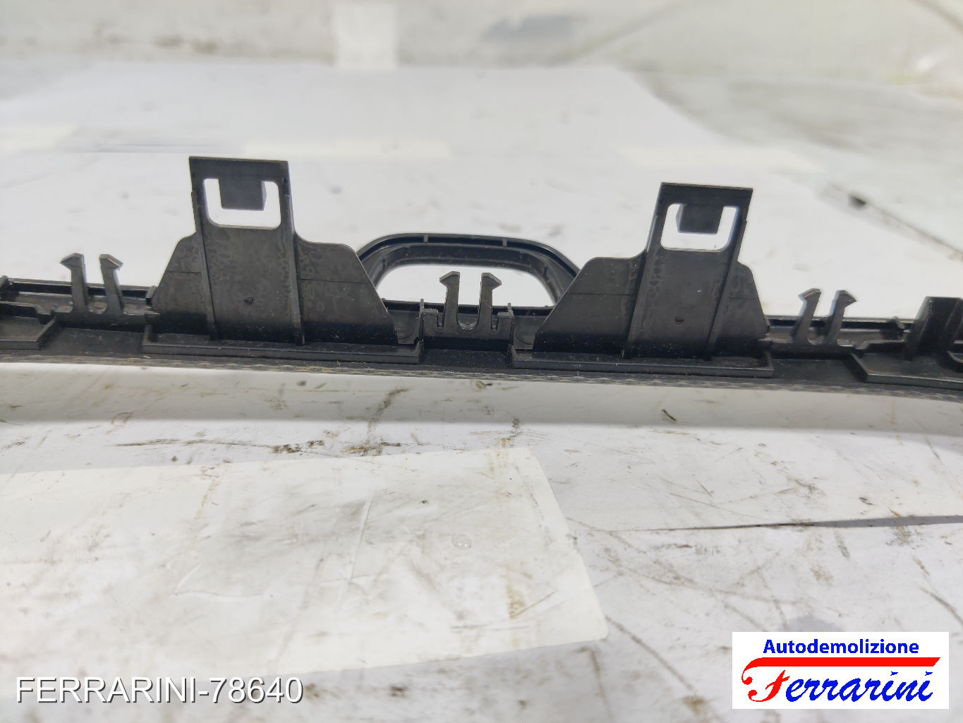 cornice stereo Consolle Centrale Cruscotto FORD FOCUS 2 SW DA, DS, FFS 2004-2012