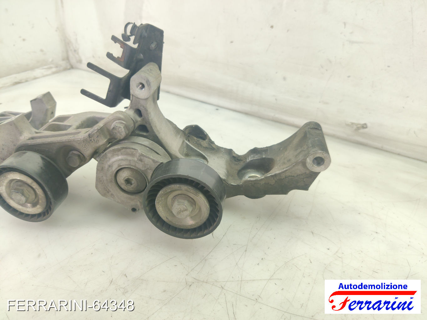 Staffa Accessori Motore 8