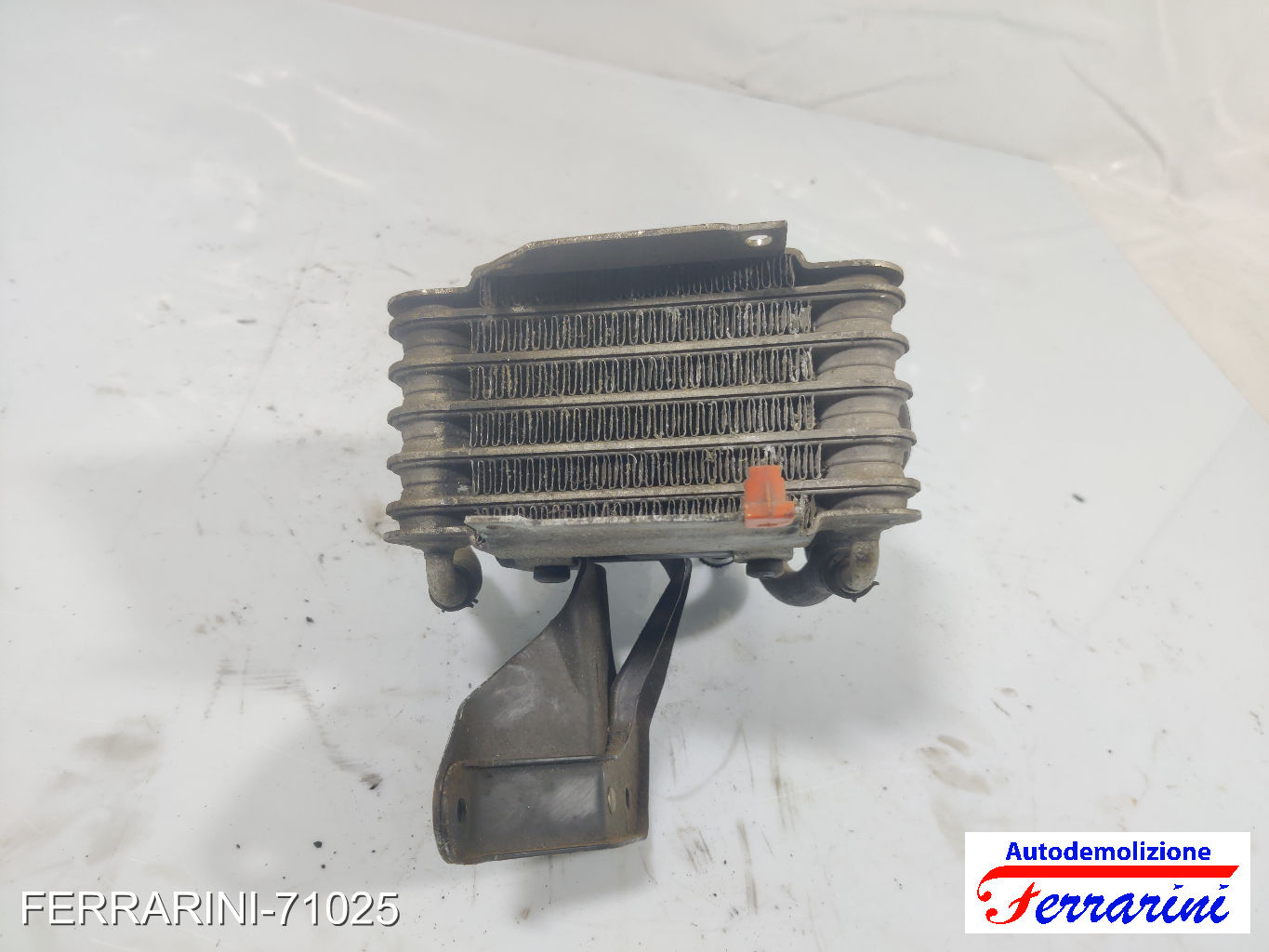 radiatore gasolio porta filtro BMW X5 E53 3.0D 2001-2003 13322247411 8