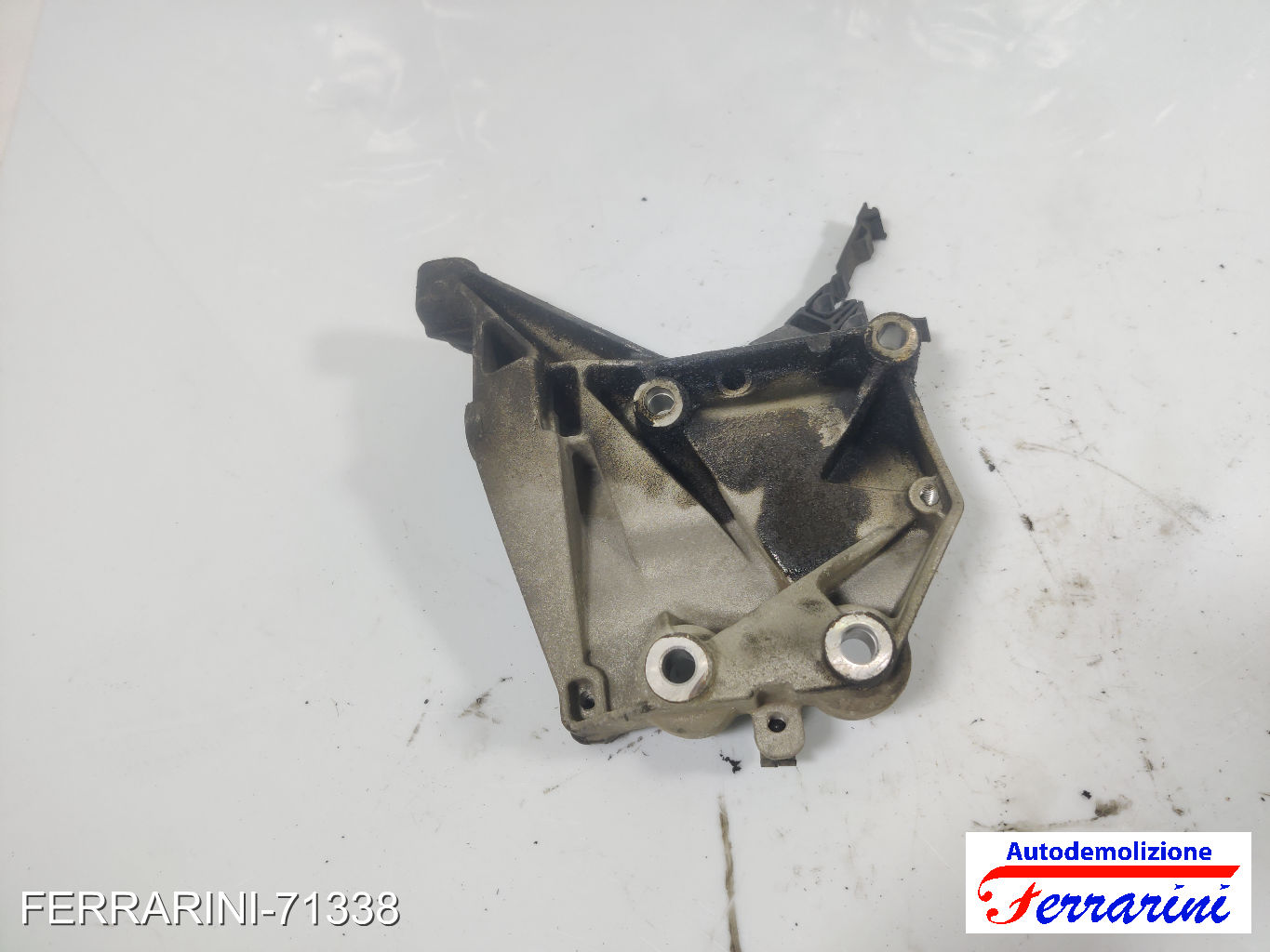 supporto alternatore 940A3000 ALFA ROMEO GIULIETTA 940 1.6 JTDM 2010-2016