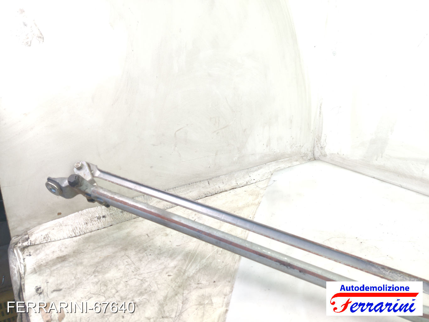 Spazzacqua Motorino Tergicristallo PEUGEOT 308 SW 1 4E, 4H 2009-2014 anteriore 10
