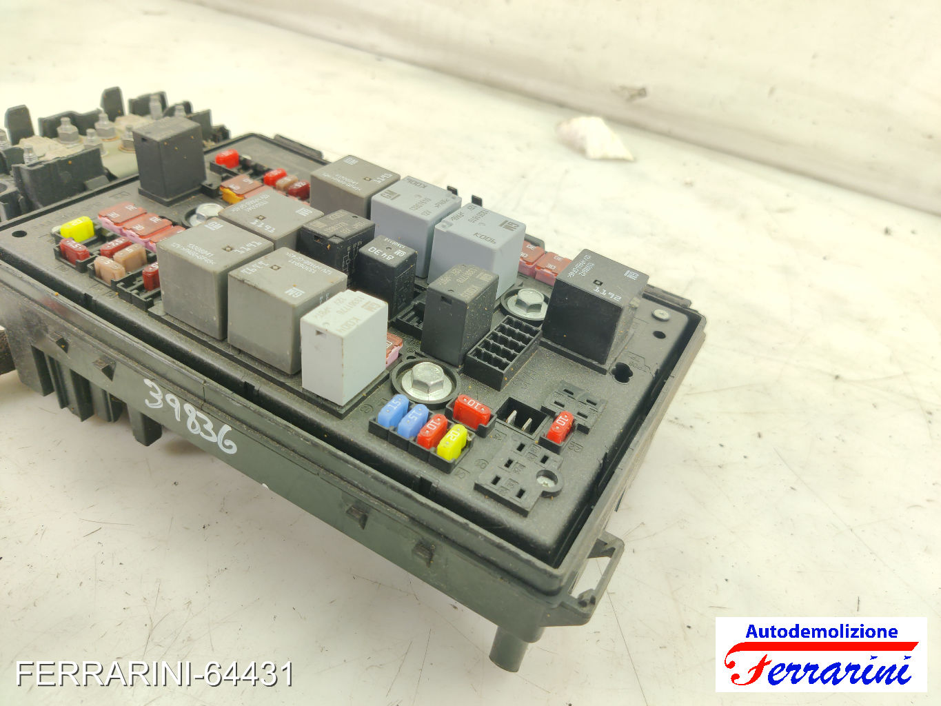 Fusibiliera Scatola Fusibili Body Computer OPEL ASTRA J SPORTS TOURER P10 12