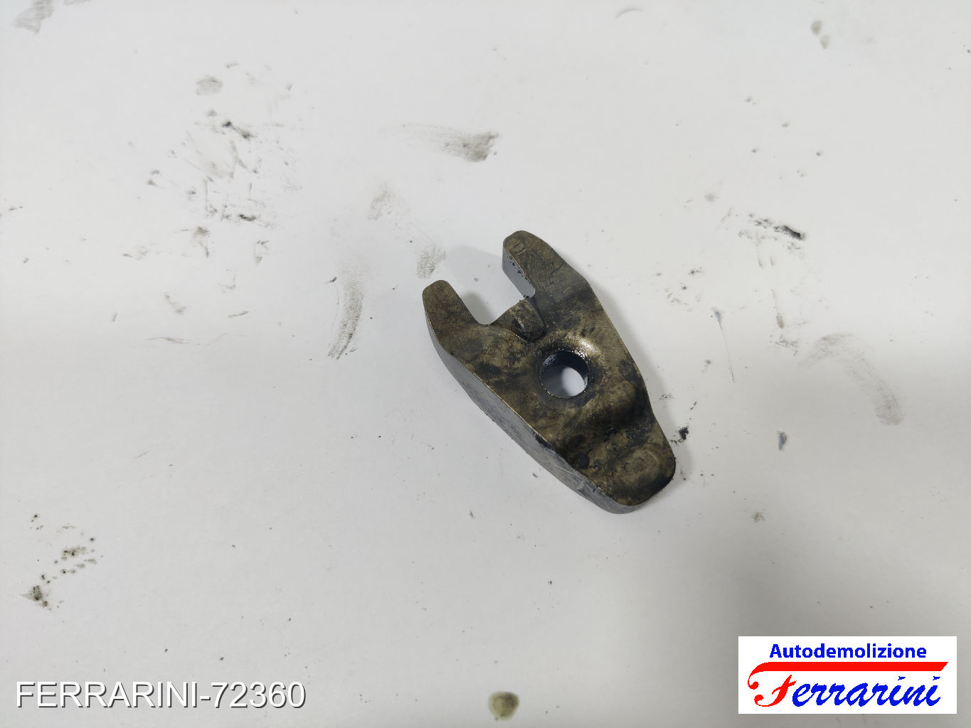 F6JB staffa fermo iniettori FORD FIESTA 5 JD, JH 1.4 TDCI 2001-2008 1488994