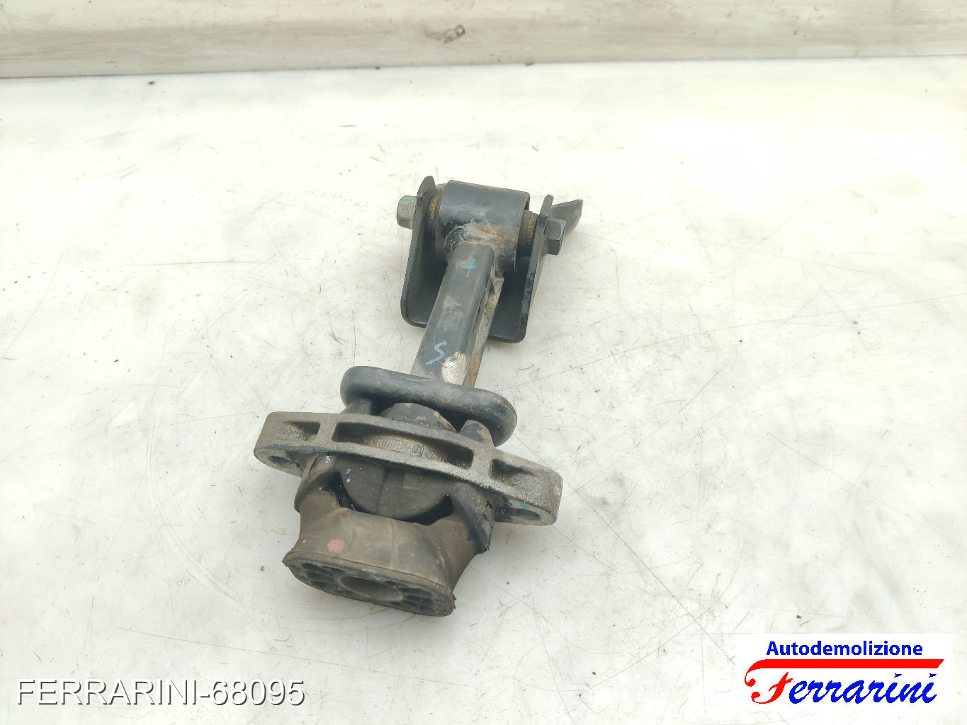 Supporto Motore MAZDA 6 SW GY 2.0 DI 2002-2005 GJ6A39040B, GJ6A39040A, GJ6A39040 7