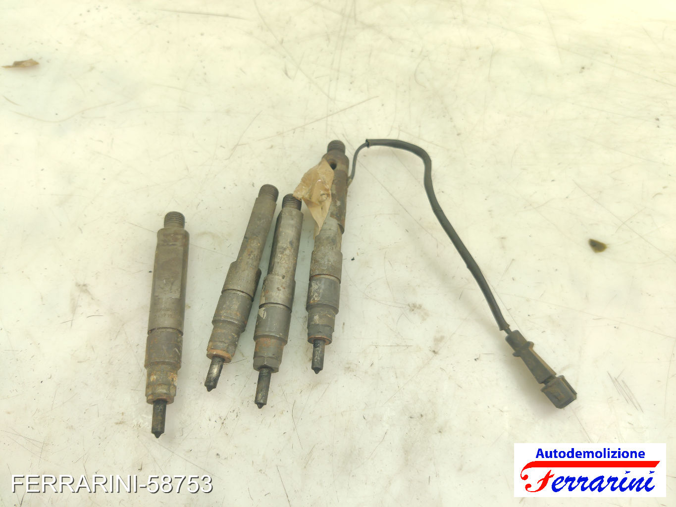 Iniettore SUZUKI JIMNY SN 1.5 DDIS 4X4 2005-2023 8200421359, 8200815416