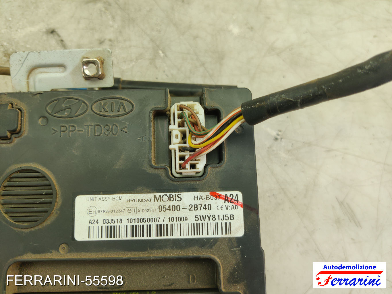Centralina Comfort HYUNDAI SANTA FE 2 CM 2.0 CRDI 4X4 2010-2012 954002B740
