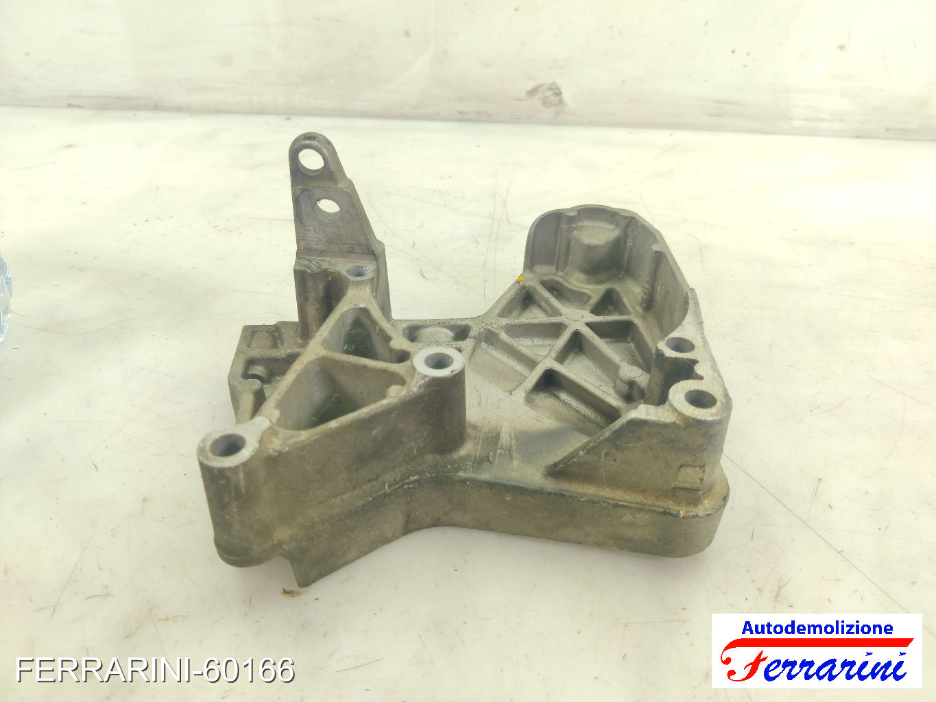 staffa supporto motore destro RENAULT MEGANE 3 B3, BZ0/1 1.5 DCI 2009-2016