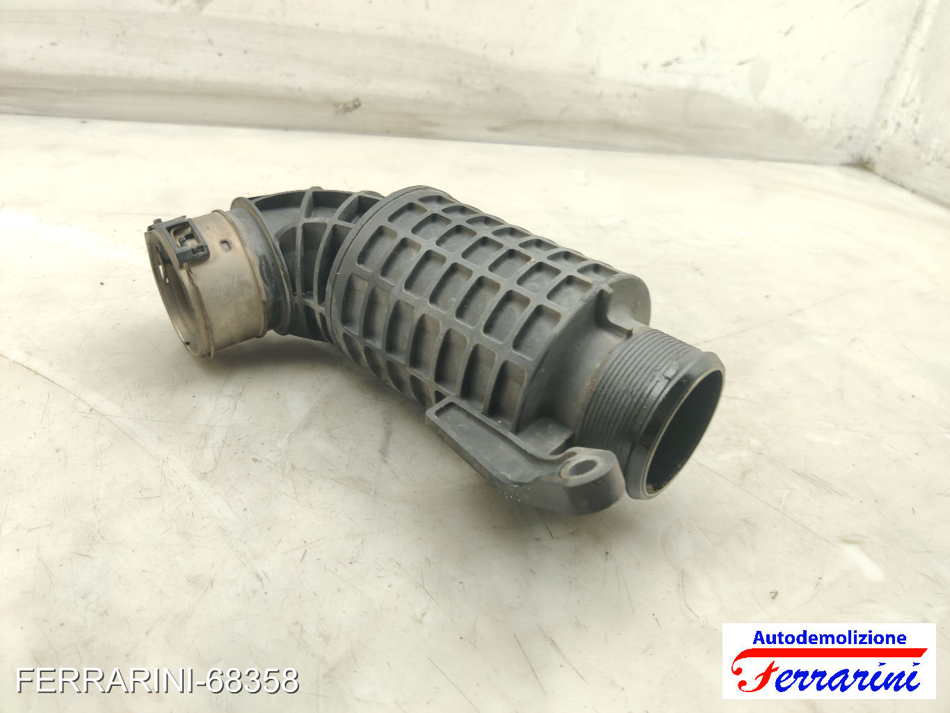 Tubo aria aspirazione BMW X1 F48 SDRIVE 18D 2015-2023 13718513943, 13718511377