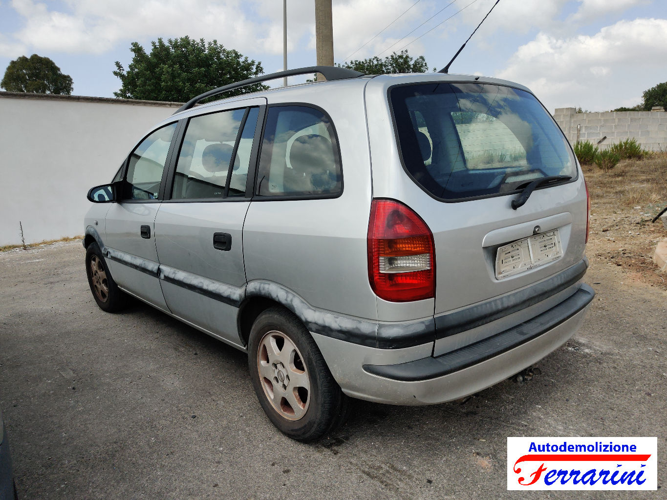 Opel Zafira A 78
