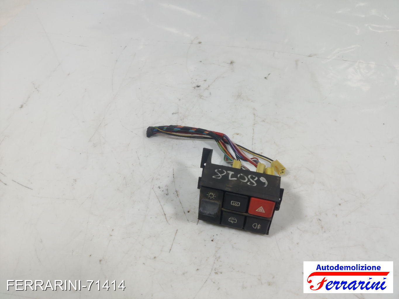 Pulsantiera comando luci quattro frecce FIAT PANDA 141 1992-1996 713548010 8