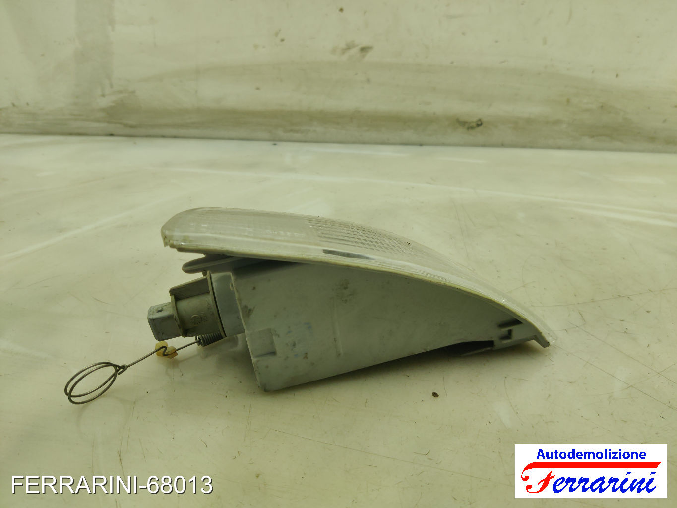 Freccia Direzionale FIAT PUNTO 176 1993-1999 46402657, 7732499 7