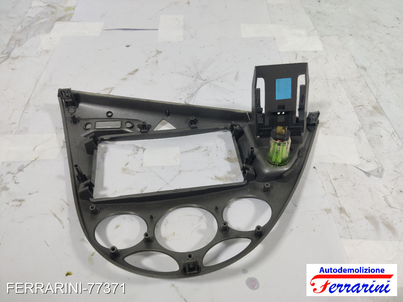 cornice stereo Consolle Centrale Cruscotto FORD FOCUS SW DNW 1999-2004