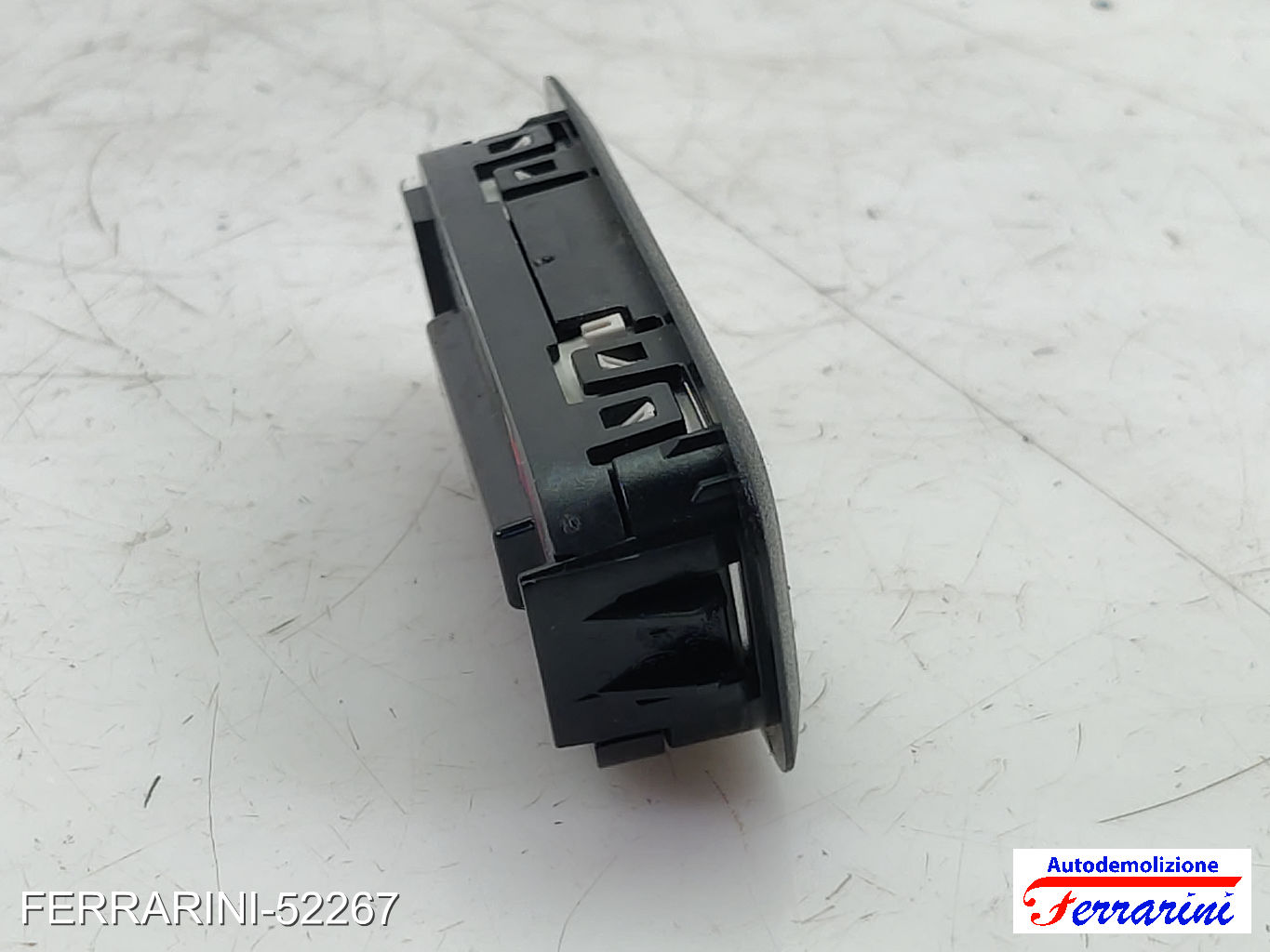 Luce interna bagagliaio MERCEDES CLASSE C S205 2015-2018 A0009064401