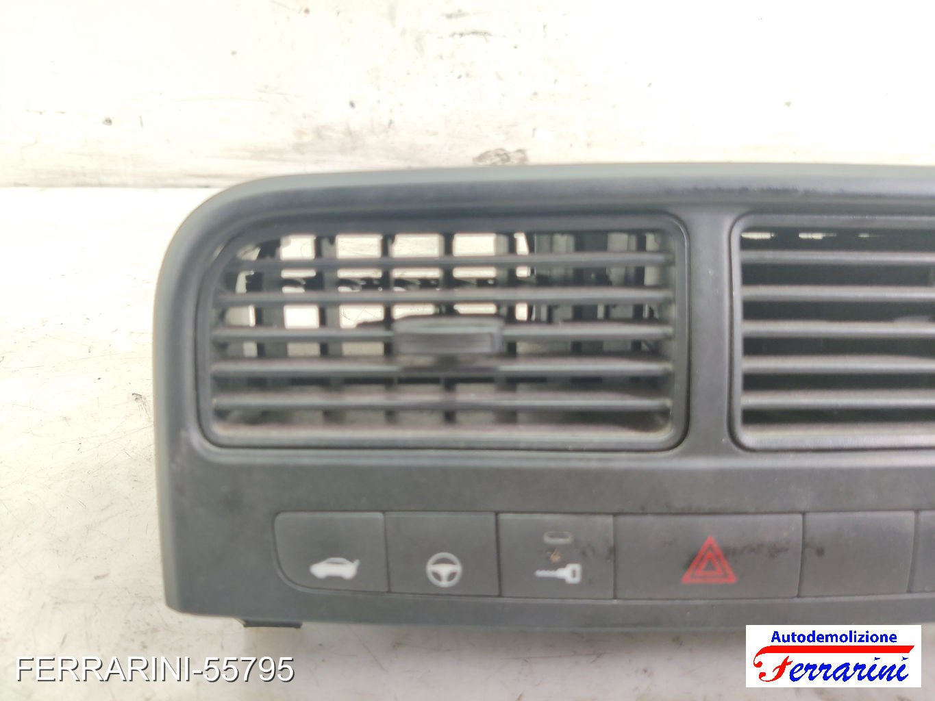 Bocchetta Areazione FIAT GRANDE PUNTO 199 2005-2013 anteriore, frontale centrale 16