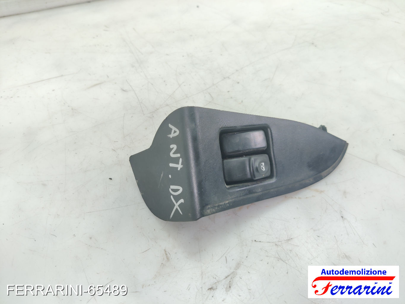 Pulsantiera Tastiera Alzavetro RENAULT KANGOO KC0/1 1997-2001 destra, dx 8