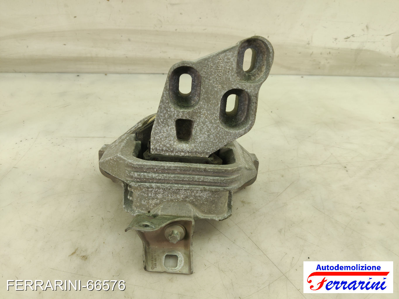 Supporto Motore MERCEDES CLASSE B W242, W246 B 180 CDI 2011-2014 A2462400217