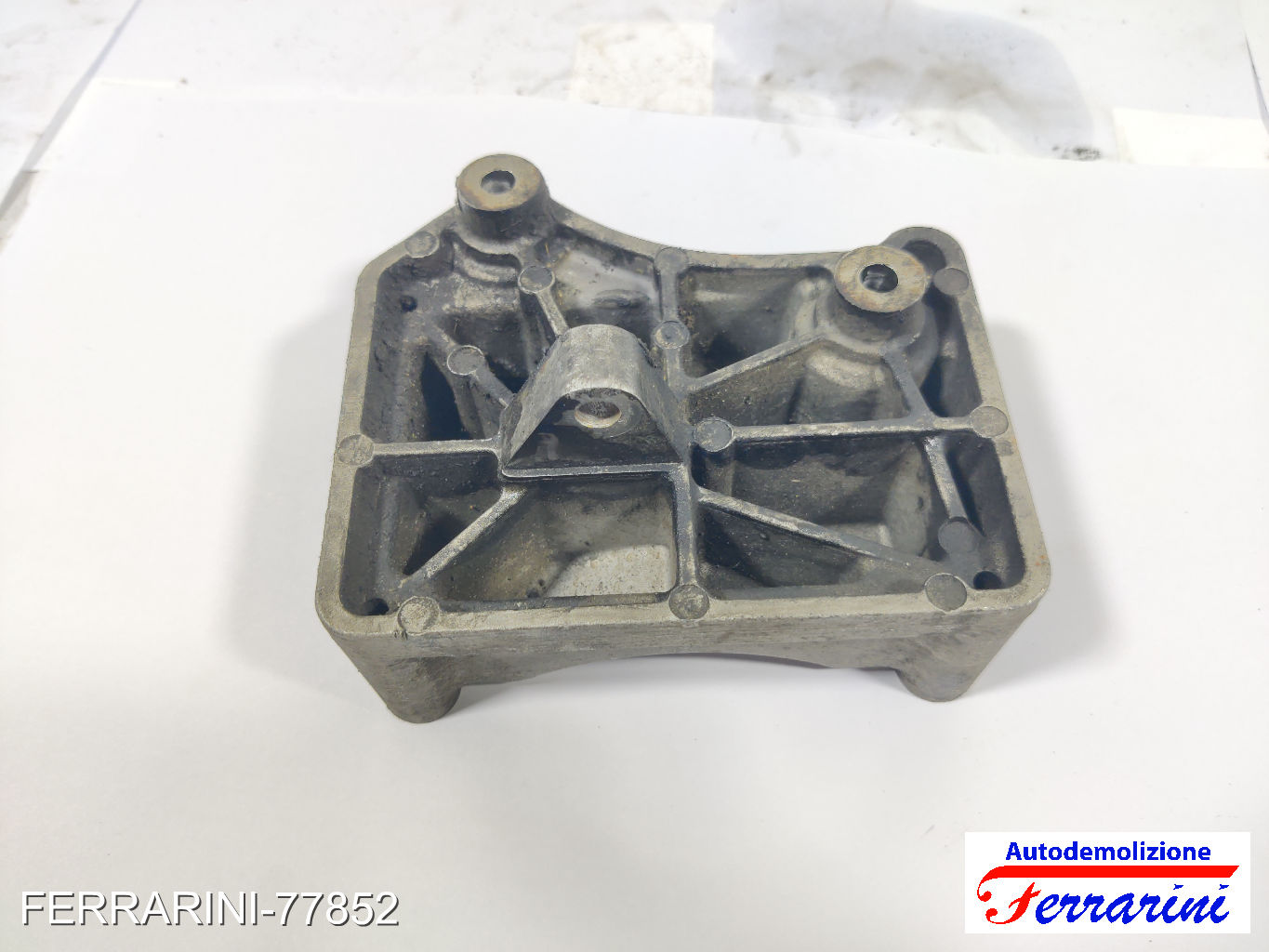 Staffa supporto compressore clima CHEVROLET SPARK M300 1.0 2010-2015 96838903
