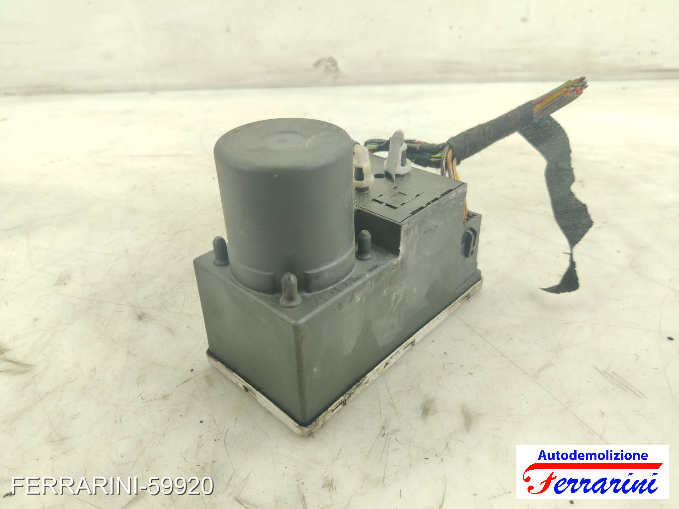Compressore Chiusura Centralizzata AUDI A4 AT 8D5 1996-2001 8D0862257 8