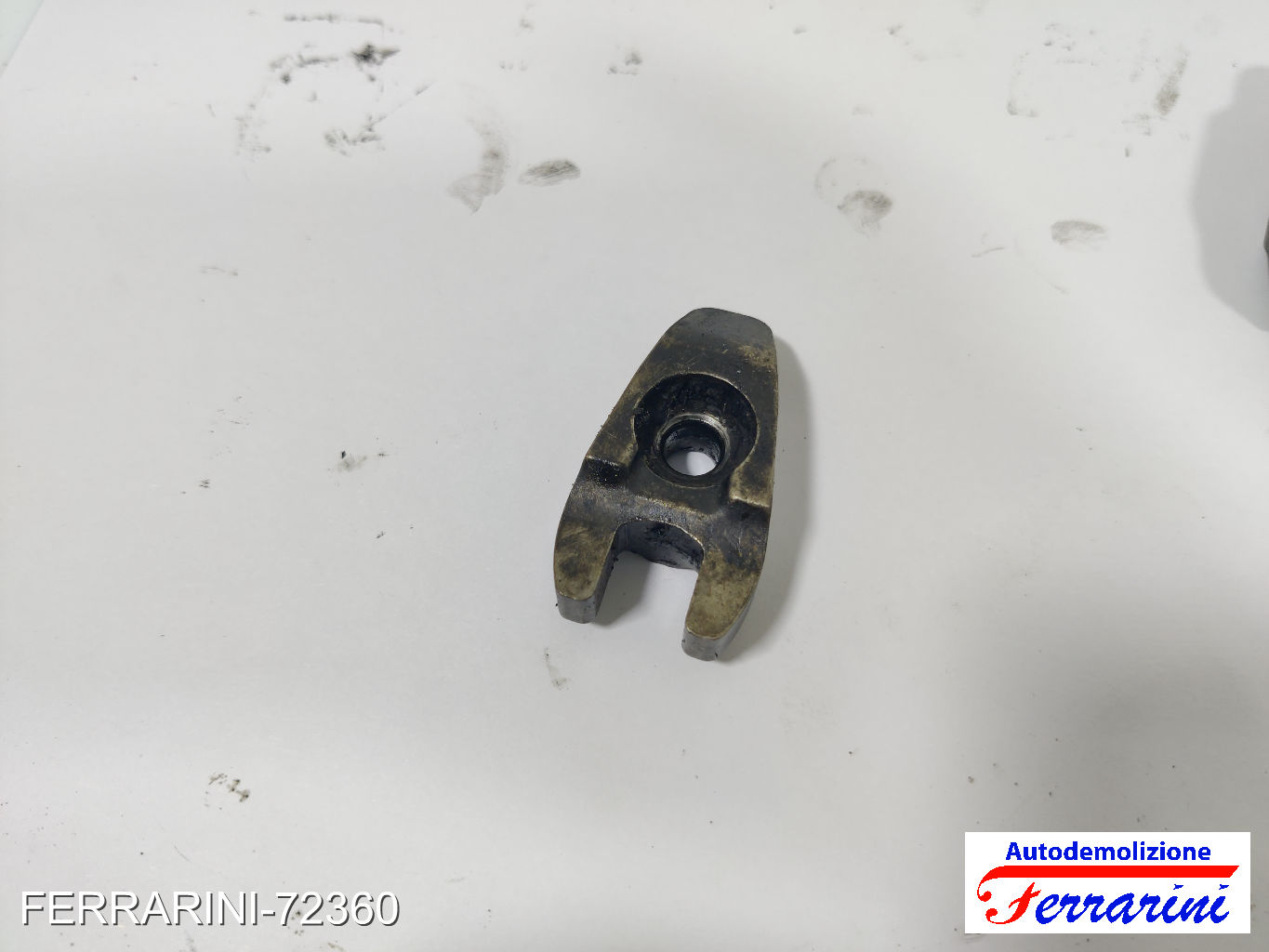 F6JB staffa fermo iniettori FORD FIESTA 5 JD, JH 1.4 TDCI 2001-2008 1488994 9