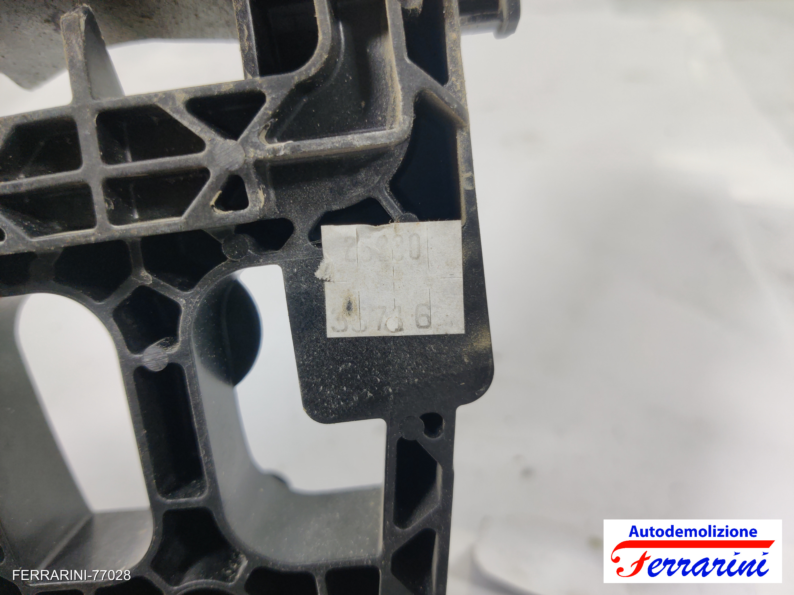 Supporto Maniglia Esterna FORD EDGE 2015-2018 destro, dx, posteriore, post 8