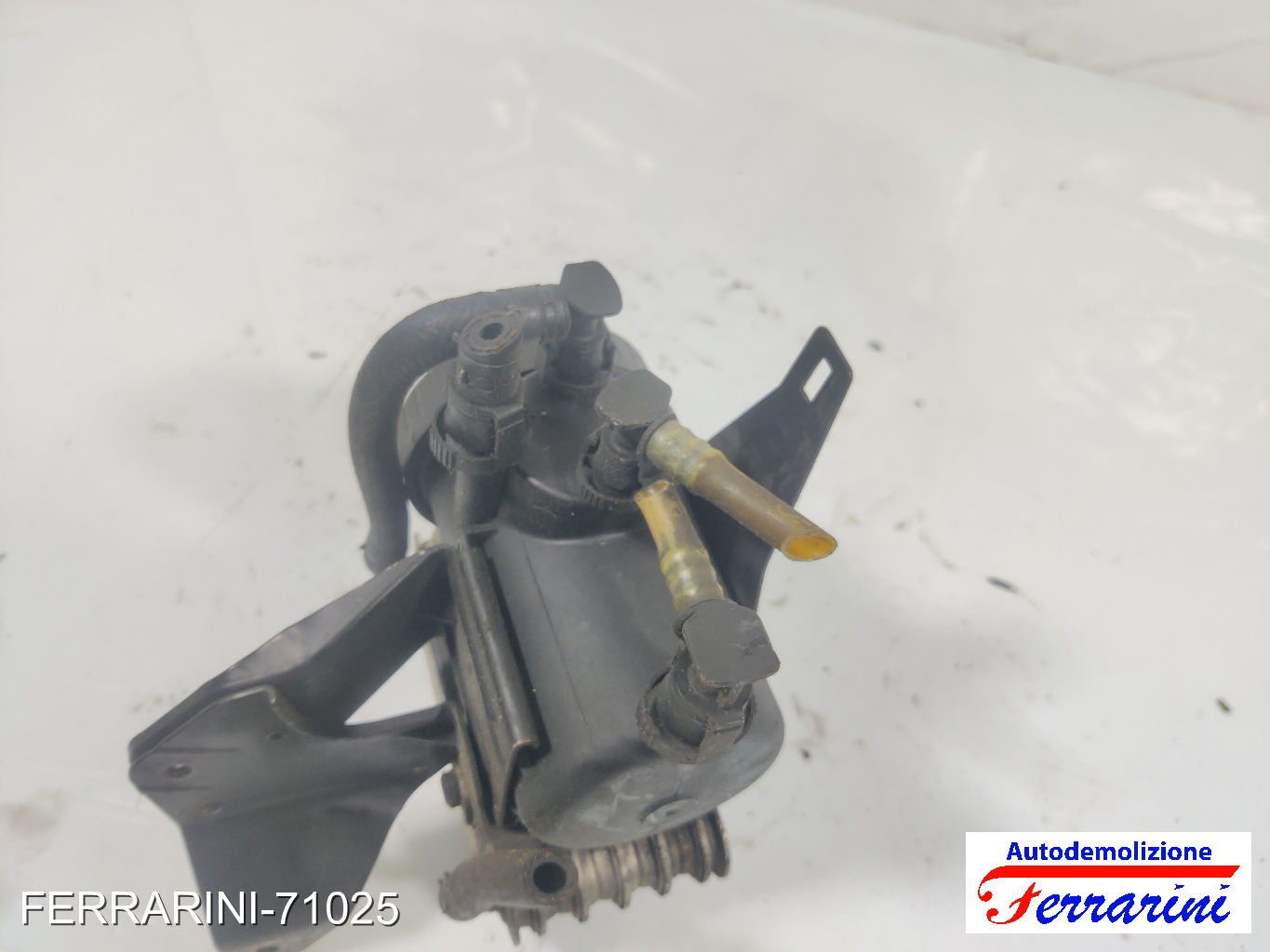 radiatore gasolio porta filtro BMW X5 E53 3.0D 2001-2003 13322247411 10