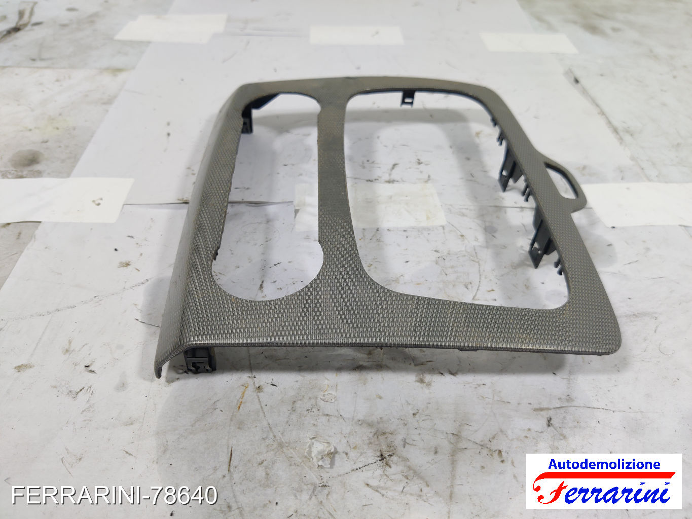 cornice stereo Consolle Centrale Cruscotto FORD FOCUS 2 SW DA, DS, FFS 2004-2012