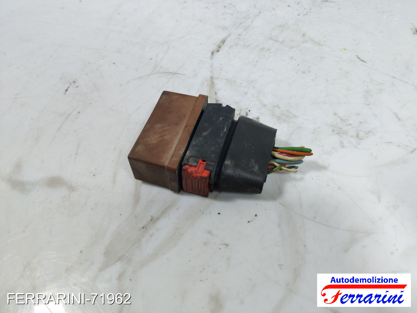Connettore elettrico PEUGEOT 106 2 1A, 1C 1.5 D 1996-2001 6541J6, 9619696580
