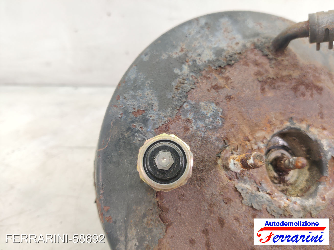Servofreno MITSUBISHI PAJERO 1 L04G, L14G 2.5 TD 1989-1990 MB534873, MB534872 7