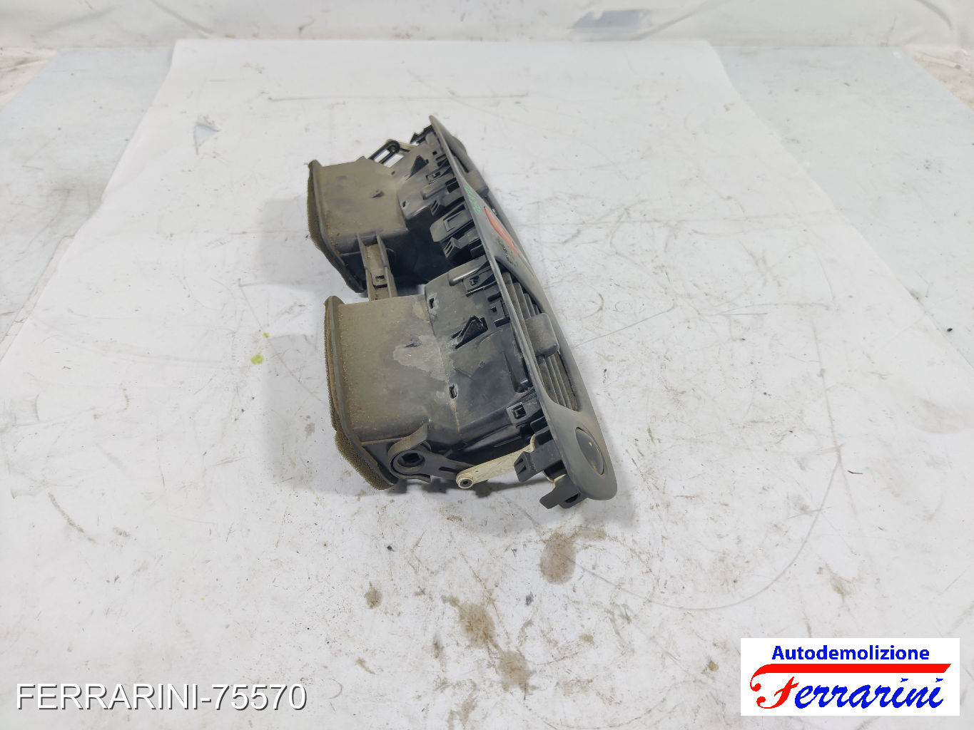 Bocchetta Areazione RENAULT SCENIC 3 JZ0/1 2009-2023 anteriore 7