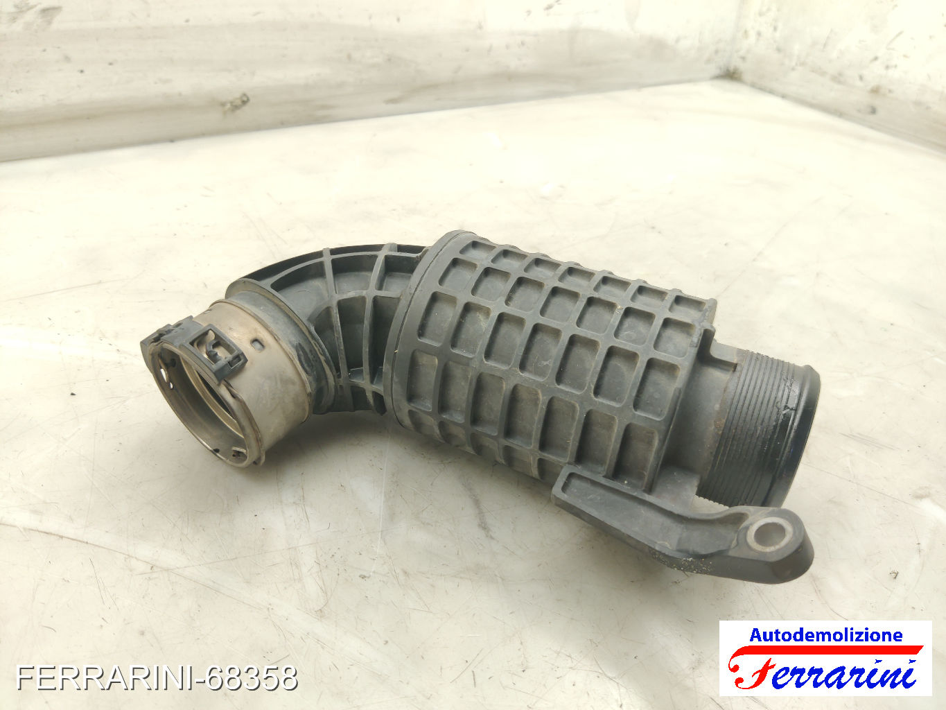 Tubo aria aspirazione BMW X1 F48 SDRIVE 18D 2015-2023 13718513943, 13718511377
